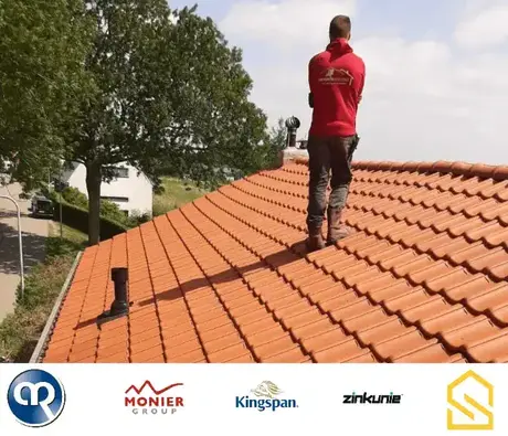 Dakdekker Nederlandvergelijk op pannendaken dak